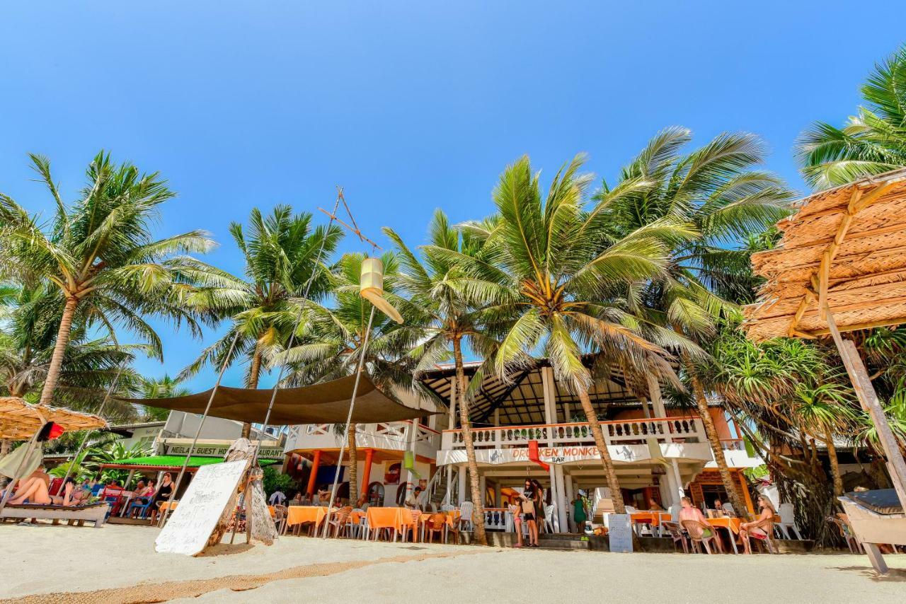 International Beach Hotel & Restaurant Хиккадува Экстерьер фото