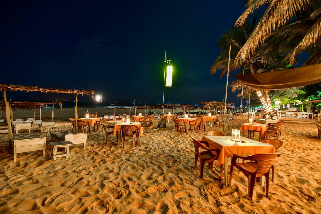International Beach Hotel & Restaurant Хиккадува Экстерьер фото